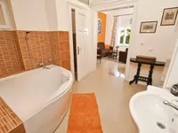 Недвижимость Трехкомнатная квартира Центр: 11