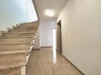 Недвижимость Многоквартирный дом Побри: 11