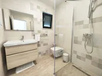 Недвижимость Многоквартирный дом Побри: 18