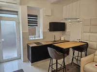 Недвижимость Однокомнатная квартира Центр: 6