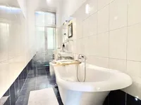 Недвижимость Трехкомнатная квартира Центр: 13