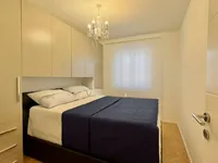 Недвижимость Четырехкомнатная квартира Оприч: 3