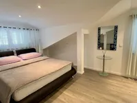 Недвижимость Четырехкомнатная квартира Оприч: 4