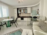 Недвижимость Четырехкомнатная квартира Оприч: 9