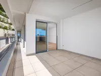 Недвижимость Трехкомнатная квартира в Центре: 1