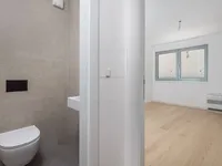 Недвижимость Трехкомнатная квартира в Центре: 18