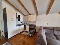 Недвижимость Трехкомнатная квартира в центре: 5