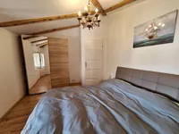 Недвижимость Трехкомнатная квартира в центре: 8