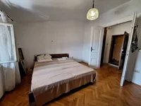 Недвижимость Трехкомнатная квартира в центре: 11