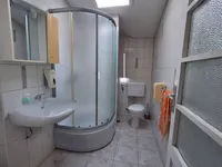 Недвижимость Трехкомнатная квартира в центре: 12