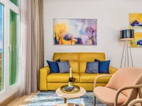 Недвижимость Трехкомнатная квартира в центре: 3