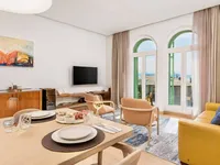 Недвижимость Трехкомнатная квартира в центре: 5