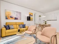 Недвижимость Трехкомнатная квартира в центре: 6