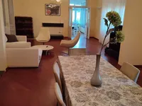 Недвижимость Трехкомнатная квартира Центр: 10