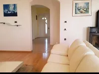 Недвижимость Четырехкомнатная квартира-министр: 9