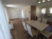 Недвижимость Трехкомнатная квартира в Опатии: 1