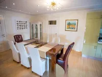 Недвижимость Трехкомнатная квартира в центре: 9