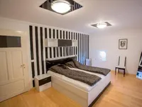 Недвижимость Трехкомнатная квартира в центре: 16