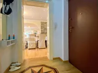 Недвижимость Трехкомнатная квартира в центре: 19