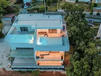 Недвижимость Многоквартирный дом Побри: 1