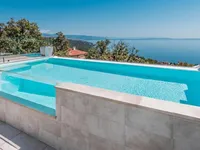 Недвижимость Многоквартирный дом Побри: 8