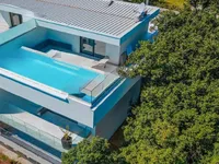 Недвижимость Многоквартирный дом Побри: 9