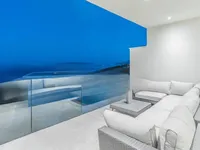 Недвижимость Многоквартирный дом Побри: 12