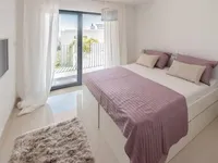 Недвижимость Многоквартирный дом Побри: 16