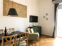 Недвижимость Трехкомнатная квартира в Центре: 2