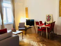 Недвижимость Трехкомнатная квартира в Центре: 18