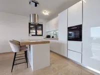 Недвижимость Многоквартирный дом Побри: 6