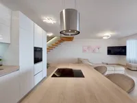 Недвижимость Многоквартирный дом Побри: 8