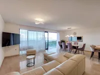 Недвижимость Многоквартирный дом Побри: 9