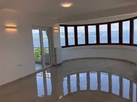 Недвижимость Трёхкомнатная квартира, Центр: 4