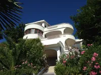 Недвижимость Трёхкомнатная квартира, Центр: 19