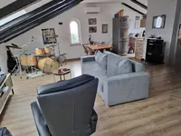 Недвижимость Двухкомнатная квартира в центре: 2