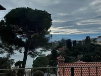 Недвижимость Трехкомнатная квартира в центре: 4