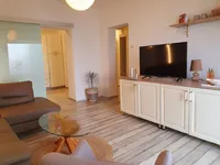 Недвижимость Двухкомнатная квартира в Центре: 1