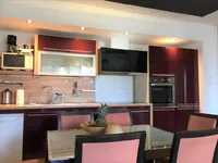 Недвижимость Многоквартирный дом Вепринац: 6