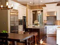 Недвижимость Трёхкомнатная квартира в центре: 3