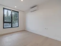 Недвижимость Четырехкомнатная Квартира Центр: 3