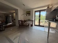 Недвижимость Двухкомнатная квартира Запад: 1