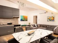 Недвижимость Трехкомнатная квартира в Центре: 5