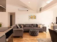 Недвижимость Трехкомнатная квартира в Центре: 6