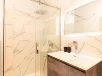 Недвижимость Трехкомнатная квартира в Центре: 16