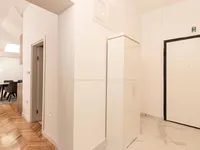 Недвижимость Трехкомнатная квартира в Центре: 18