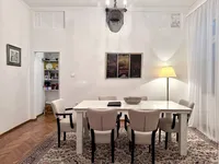 Недвижимость Трёхкомнатная квартира в центре: 1