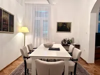 Недвижимость Трёхкомнатная квартира в центре: 3