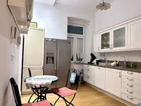 Недвижимость Трёхкомнатная квартира в центре: 12