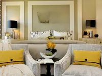 Недвижимость Четырехкомнатная квартира, Центр: 3